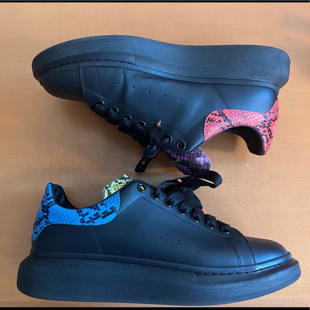 Alexander McQueen - oversized sneaker